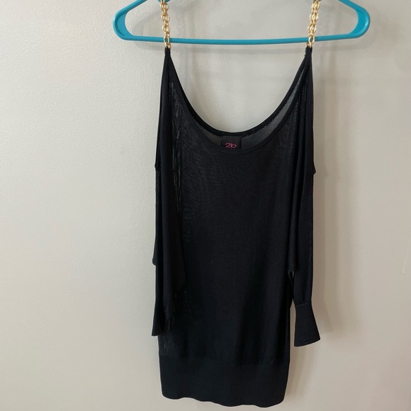 2B Bebe cold shoulder chain mesh top 🖤 - Picture 2 of 3
